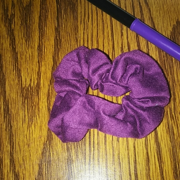 Purple scrunchies - Picture 2 of 3